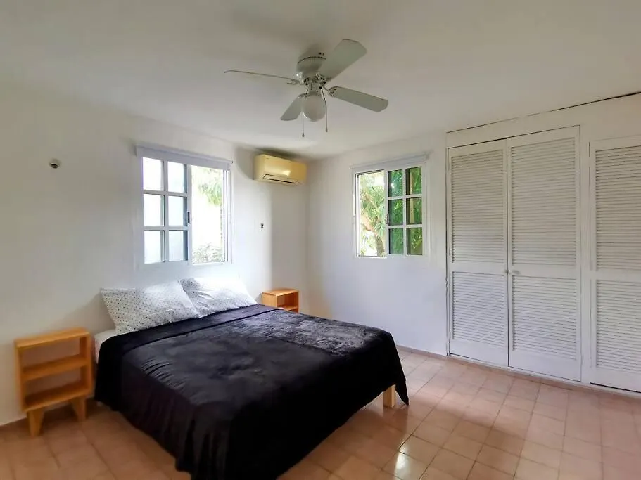 Apartment 3 Bedrooms Queen Beds Appartement / Bonampak Ave. Cancun Mexico